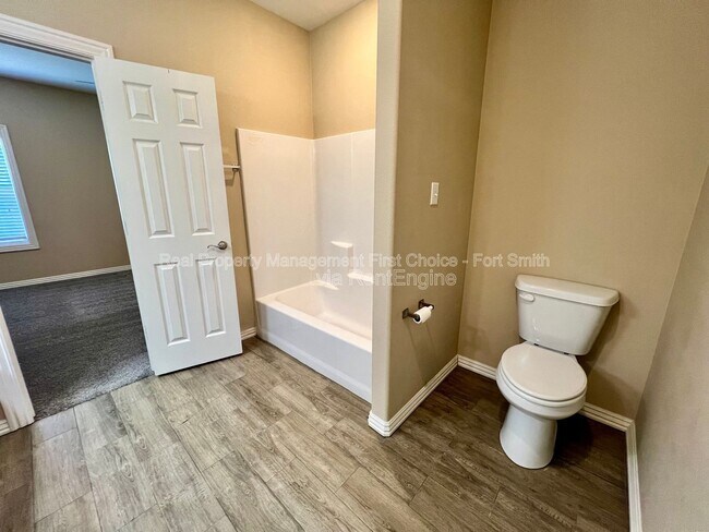 Building Photo - 6709 MARIBETTE RD