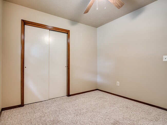 Building Photo - 1320 Frederick Dr