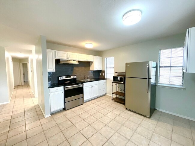 Building Photo - 509 Meadow Forge