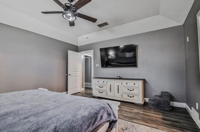 Building Photo - So many Amenities!