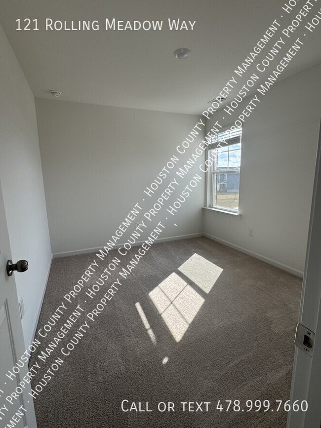 Building Photo - 121 Rolling Mdw Wy