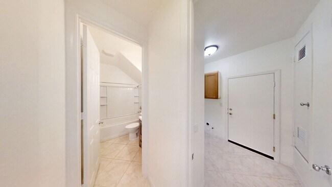 Building Photo - Beautiful 5 bedroom 3 bathroom home in Yucaipa