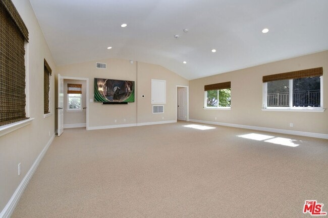 Building Photo - 12207 Cantura St