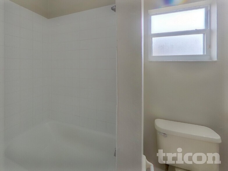 Building Photo - 229 Beckenham Dr