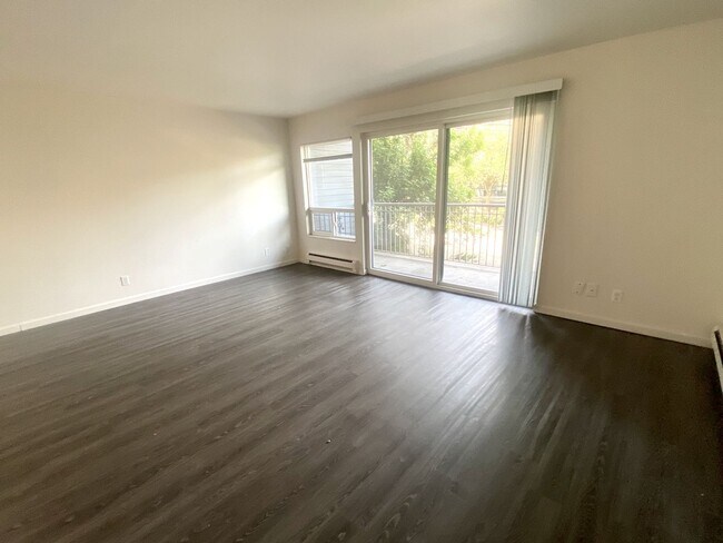 Interior Photo - Lakeview Place