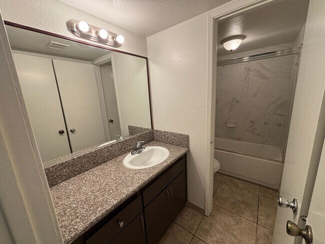 Building Photo - El Paso