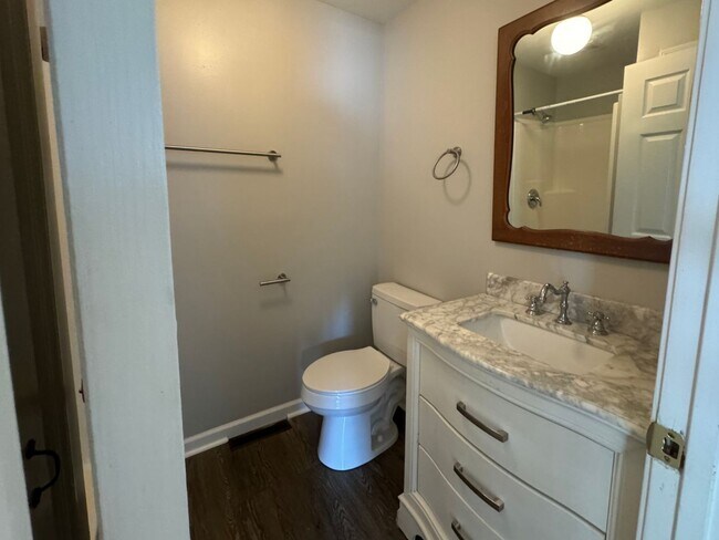 Building Photo - 1 Bedroom with water and electric included close to downtown Morganton!