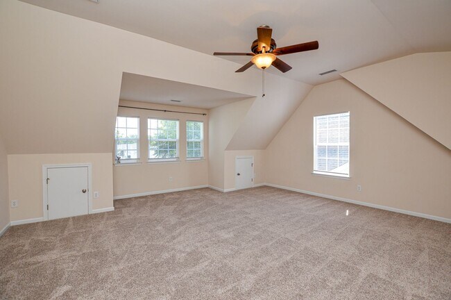 Building Photo - Elegant 4-bedroom Home in Desirable Callonwood Neighborhood in Matthews, NC