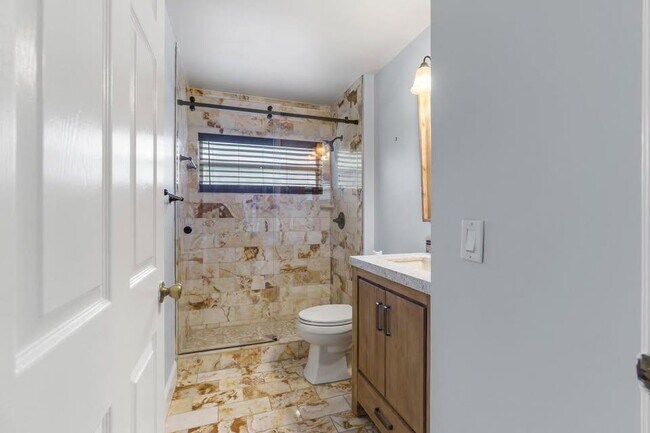 Building Photo - 4806 S Lee Rd