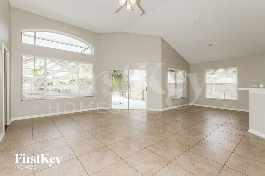 Building Photo - 1403 Scotch Pine Dr