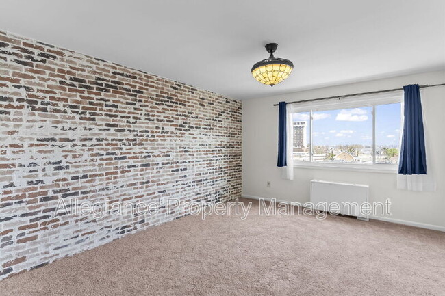 Building Photo - 1830 Columbia Pike