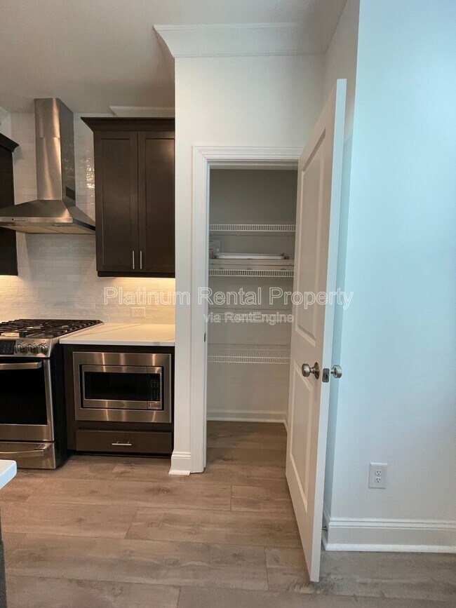 Building Photo - 5221 Riden Ct