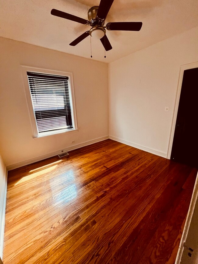 Building Photo - 8236 S Sangamon St