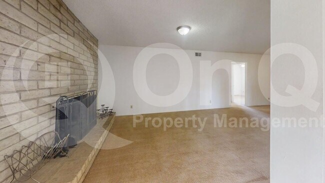 Building Photo - 570 N Villa Nueva Dr