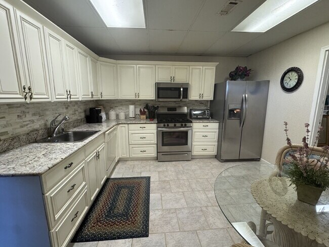 Building Photo - Lake Lanier Furnished 1BR Apartment – All ...