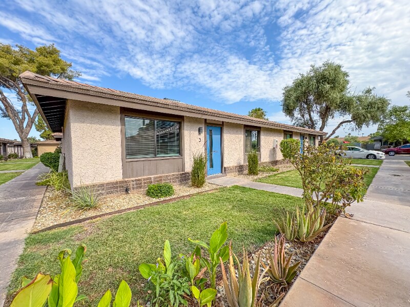 Building Photo - 515 E Dunbar Dr