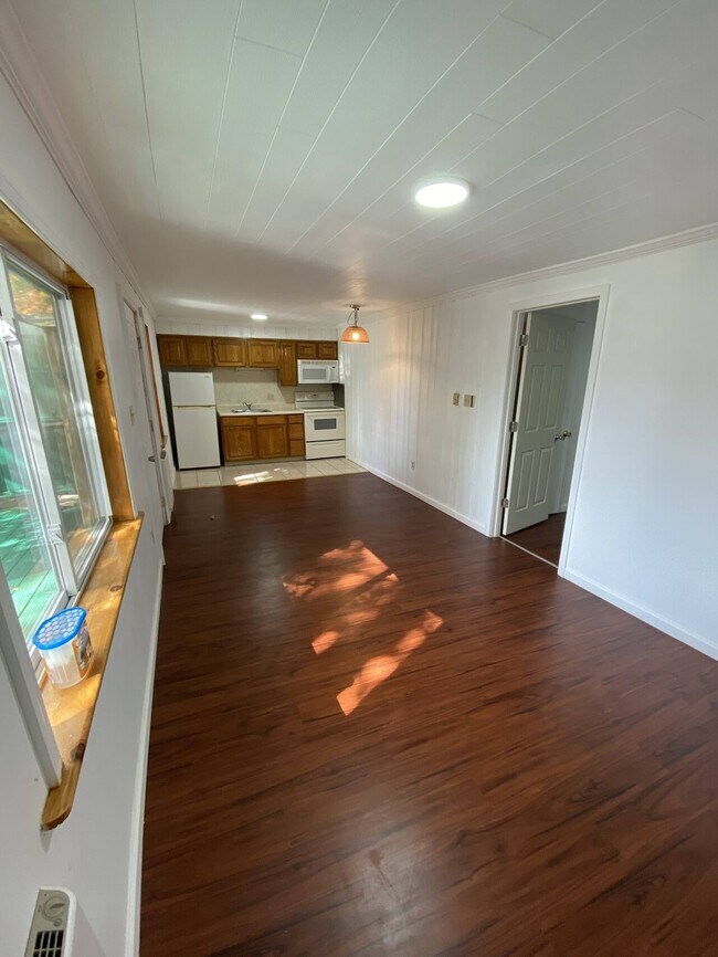 Building Photo - Chestnut Grove Village 17, 18, 19