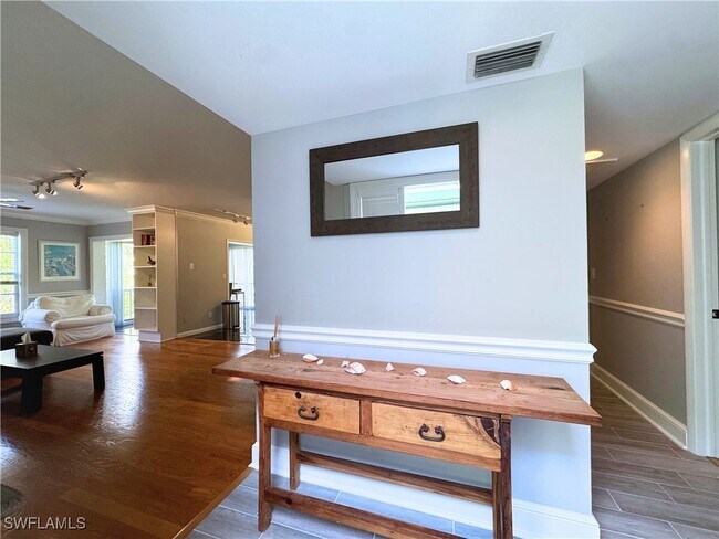 Building Photo - 112 Bobolink Way