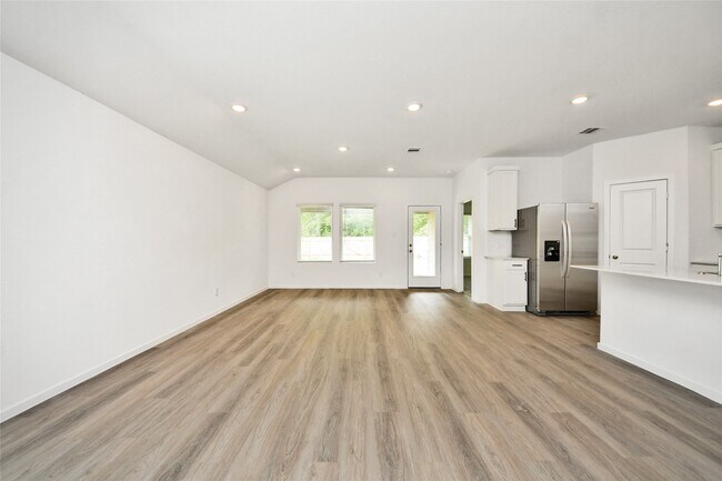 Building Photo - 27458 Serene Pne Dr