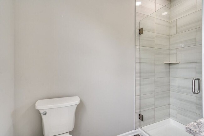 Building Photo - 3136 E 135th St