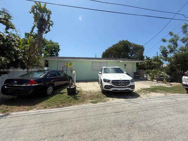 Primary Photo - 38 Silver Springs Dr