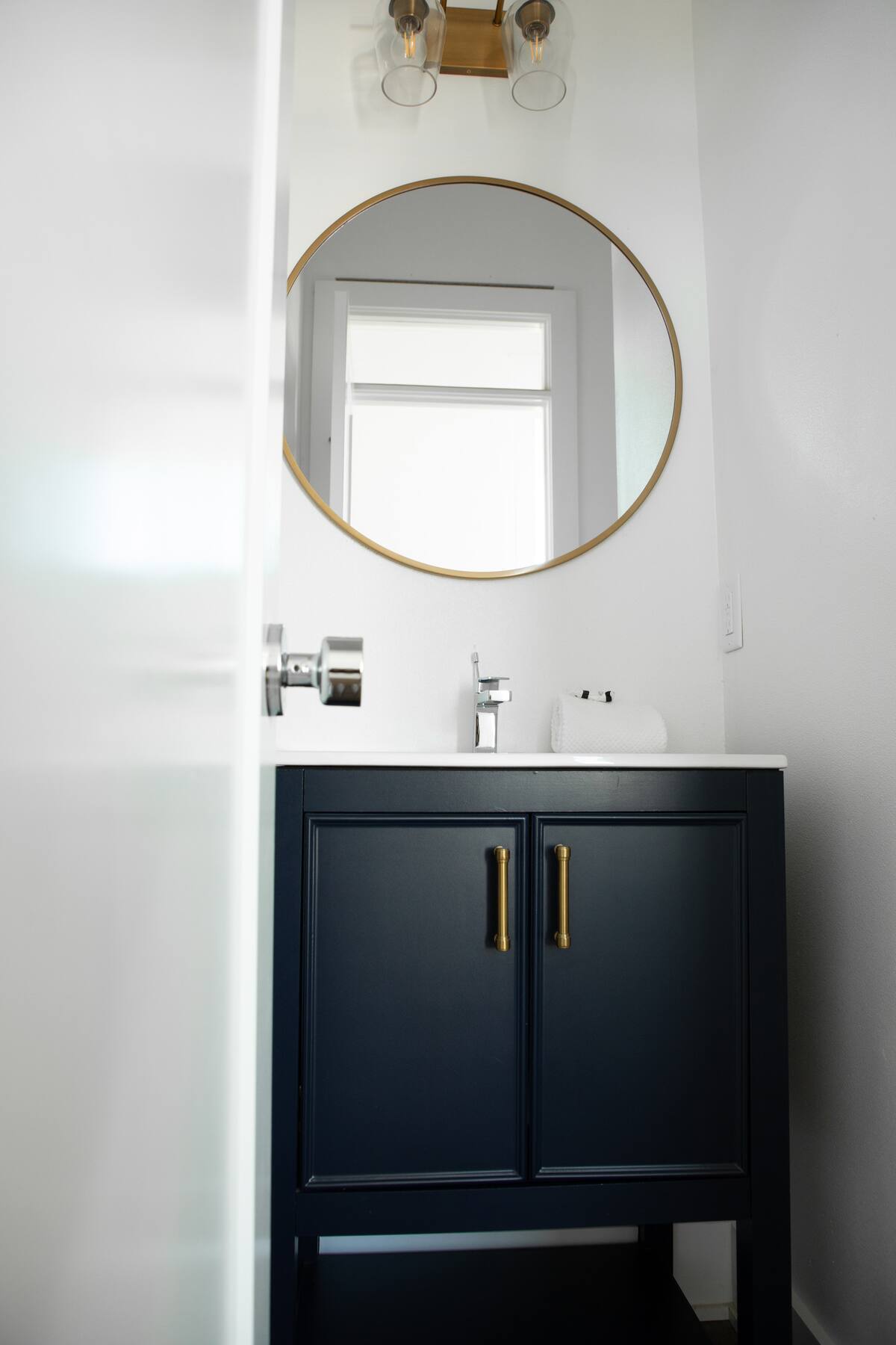 Building Photo - 2025 Loretta Parker Lane