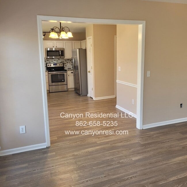 Building Photo - 4396 Moat Dr