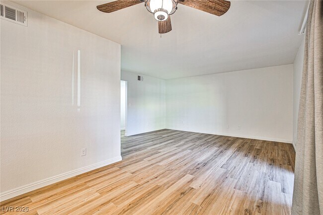 Building Photo - 5493 Indian River Dr