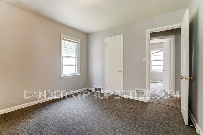 Building Photo - 818 Brookley Blvd