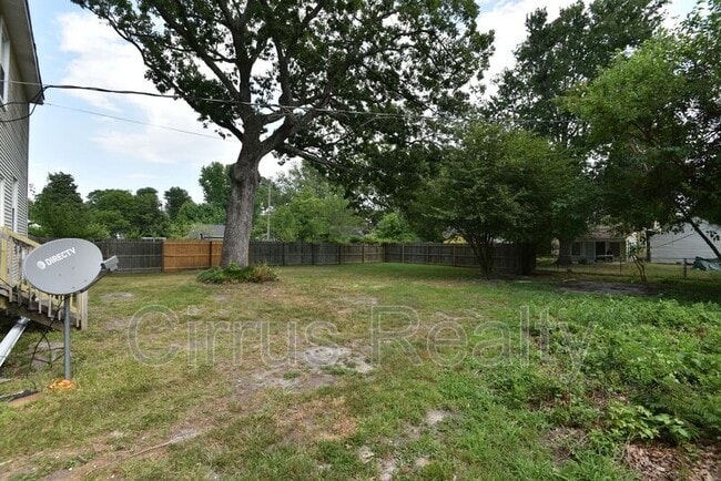 Building Photo - 610 Ellen Rd