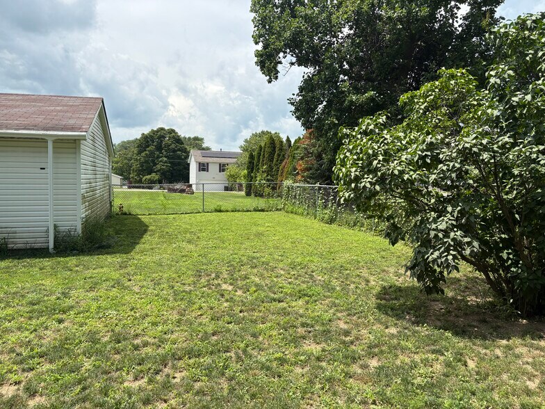 Yard - 2005 Interurban Rd