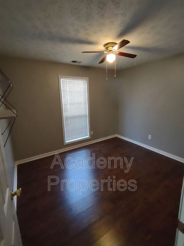 Building Photo - 4926 Lighthouse Pointe