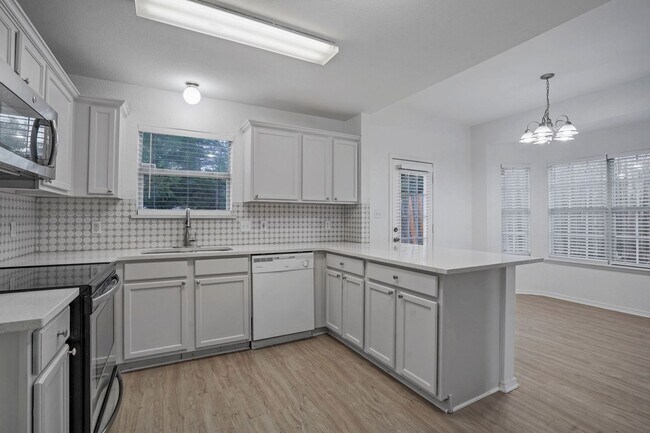 Building Photo - TOTALY REMODELED 4-2 In Mansfield ISD!