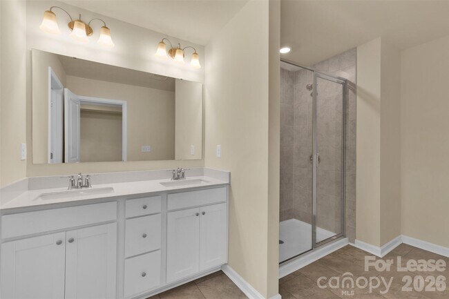 Building Photo - 2777 Yeager Dr NW