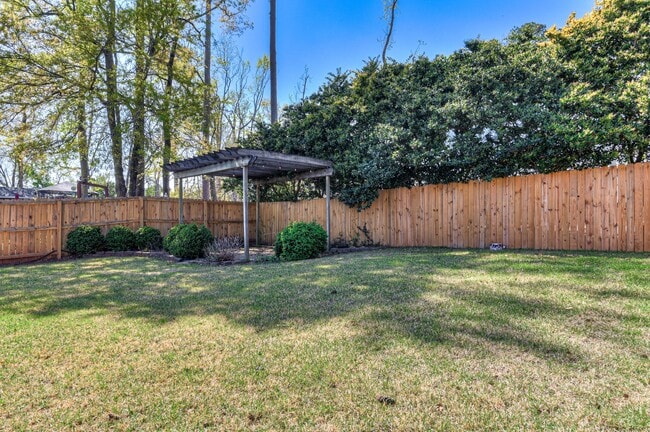 Building Photo - 490 Connemara Trail