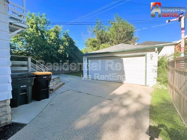 Building Photo - 2372 N 61st St