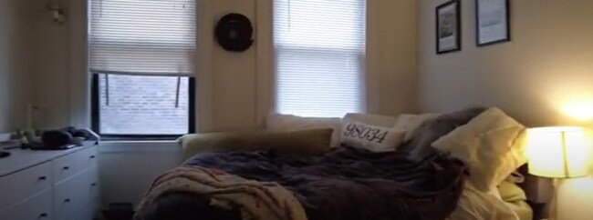 Building Photo - 4-bed + 1 1/2 bath BU-GAP