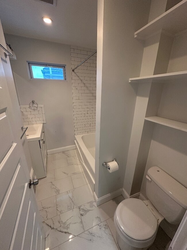 Building Photo - 151 Edinboro St