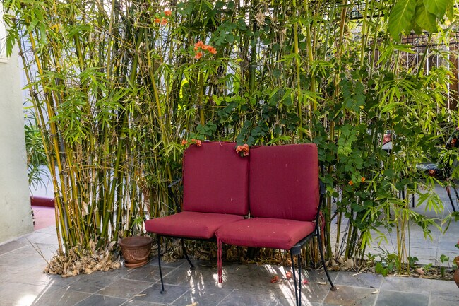 OUTDDOOR SEATING-BACKYARD - 1762 Vista Del Mar Ave