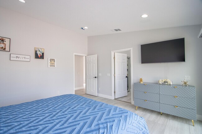 Building Photo - 81358 Avenida Blanca