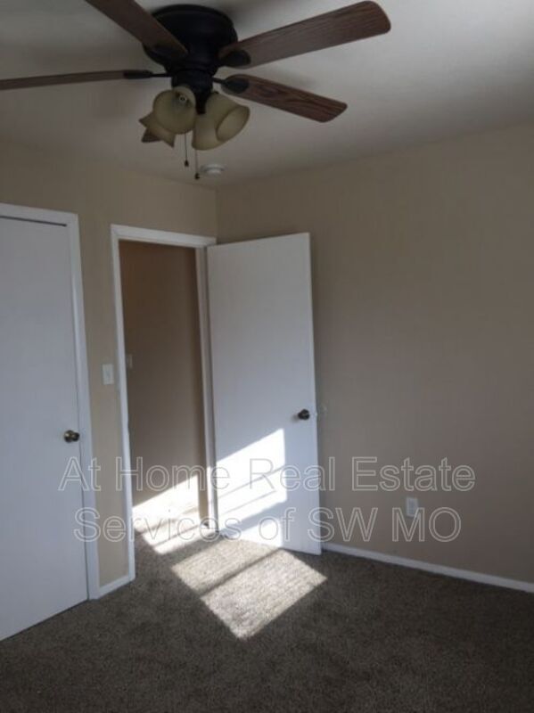 Building Photo - 2810 W College St