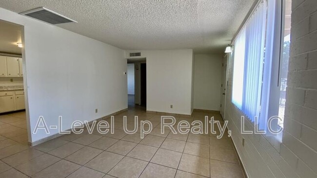 Building Photo - 3519 E Ellington Pl