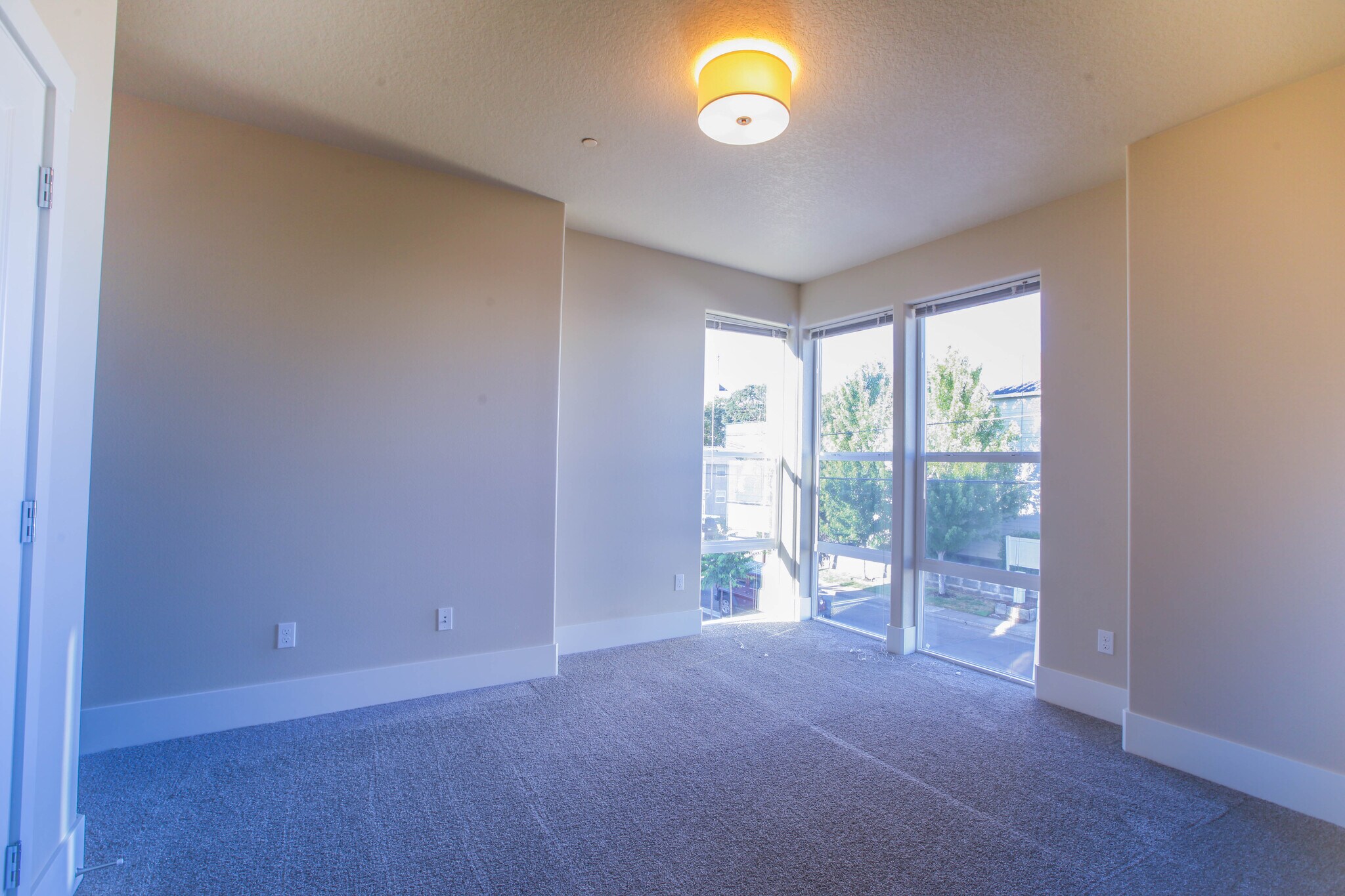 Building Photo - 900 SW Grove St