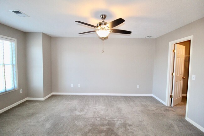 Building Photo - Upscale townhome  with attached garage for rent in the Townes at Bluestone!