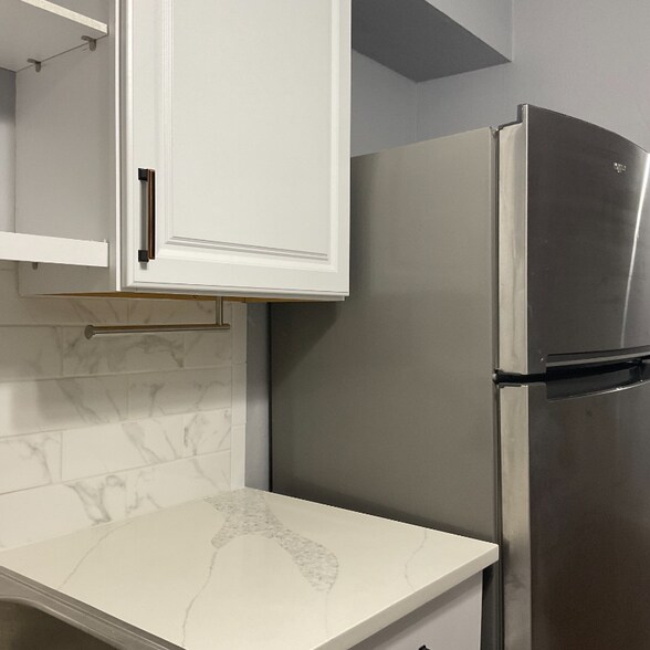 Building Photo - 401 US-22