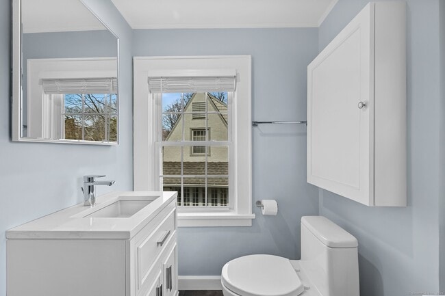 Building Photo - 15 Richmond Dr