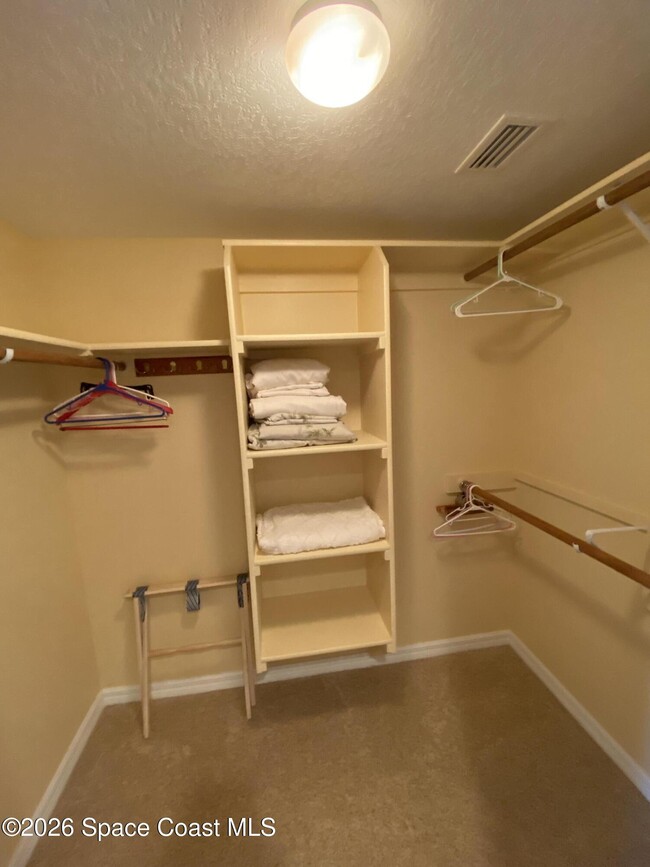 Building Photo - 8951 Lake Dr