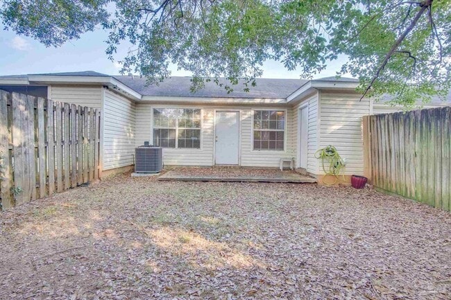 Building Photo - 8115 Heirloom Dr