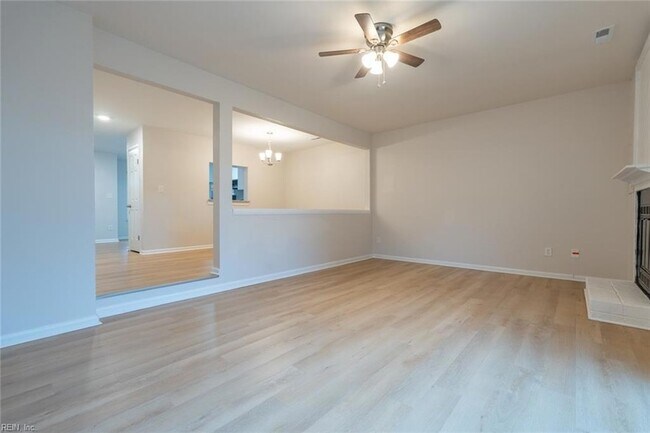 Building Photo - 1567 Sword Dancer Dr