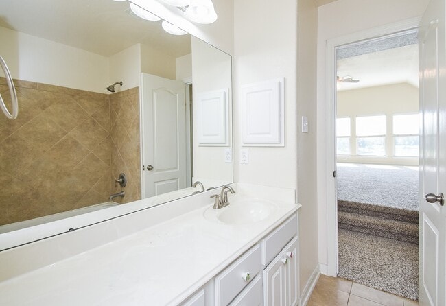 Building Photo - 6203 Ledger Ln